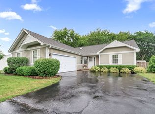 4548 Vista Dr, Island Lake, IL 60042
