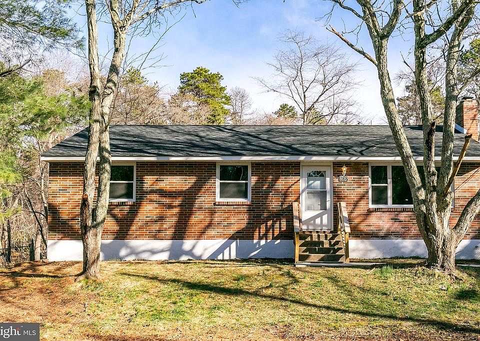 1st image of 527 Larch Ave