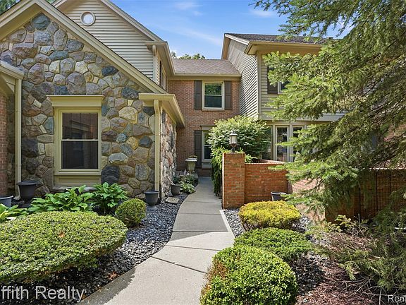 2nd image of 4603 Golf View Dr
