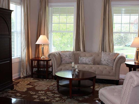 5th image of 4421 Yellow Wood Dr
