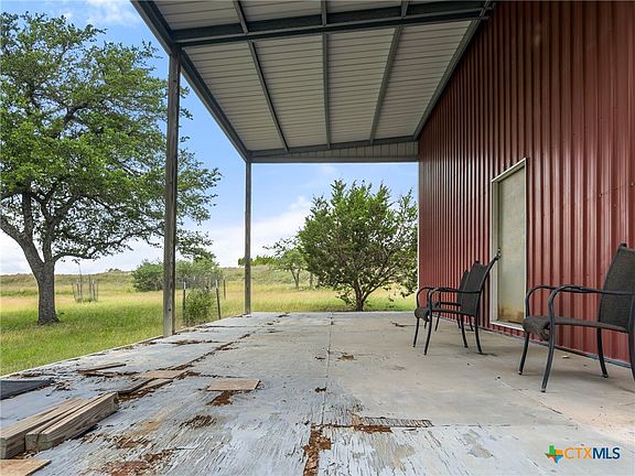 2nd image of 428 Summit Spring Ln