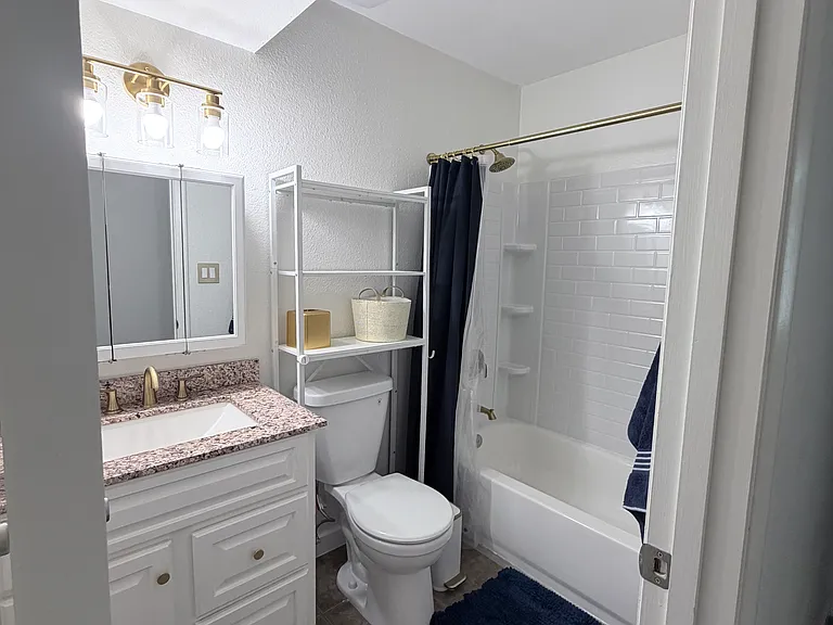 2nd bathroom