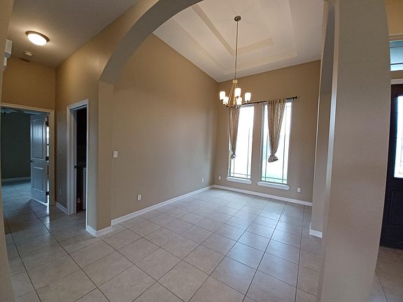 2nd image of 3201 Hondo Ave