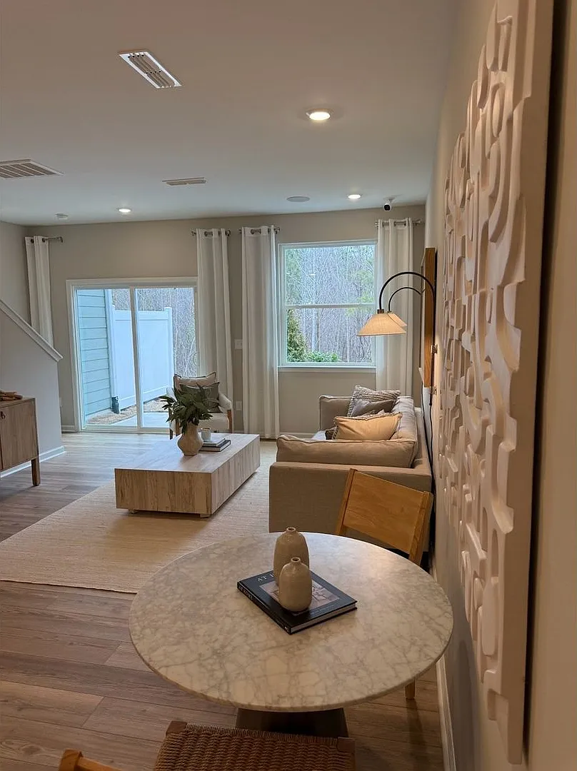 Charming 3BR Townhome in Durham — Photo 4