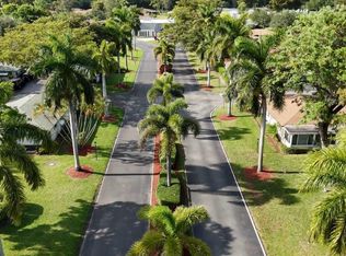 521 Sandpiper Cir, Delray Beach, FL 33445