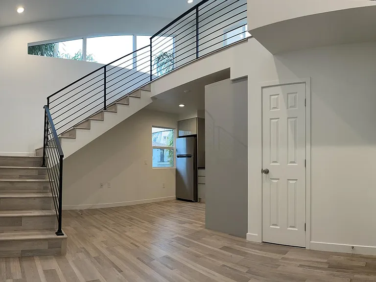 229 Granada Ave #3 — Photo 2
