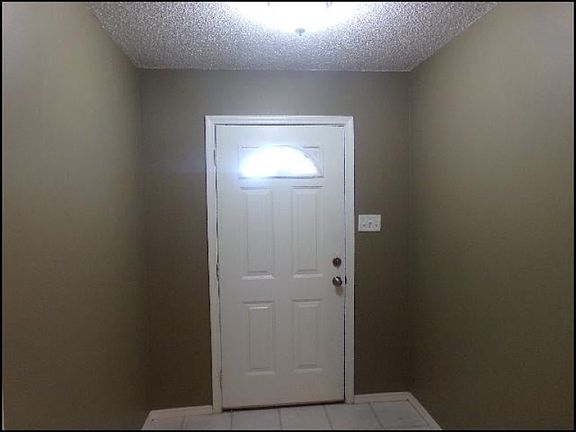 3rd image of 1706 Kensington Dr