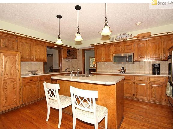 5th image of 8120 W 99th St