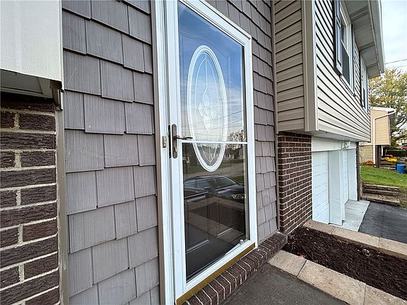 3rd image of 112 Mohawk Dr