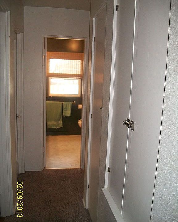 1st image of 211 Park Ave