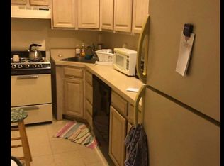 239 Orchard St #3F, Westbury, NY 11590