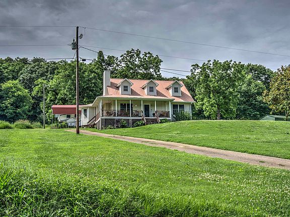 2nd image of 3905 Creek Rd