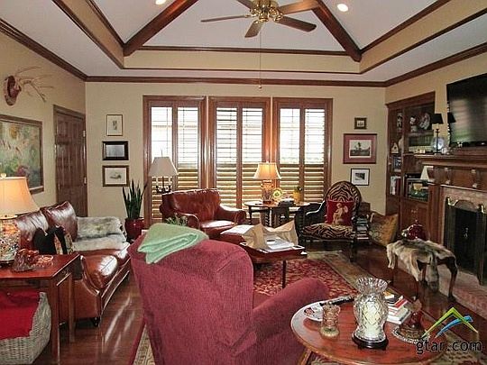 3rd image of 6812 Lacosta Dr