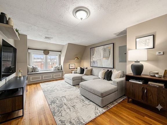 4th image of 4 Alden St #3