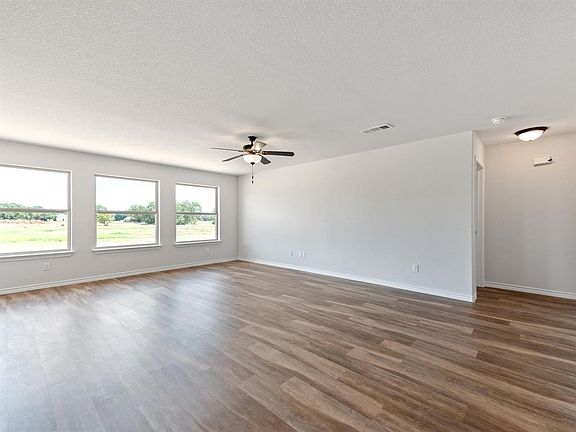 4th image of 107 Sycamore Ct
