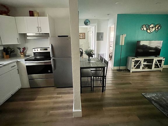 5th image of 228 NW 9th Ave
