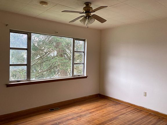 5th image of 248 Arnold St
