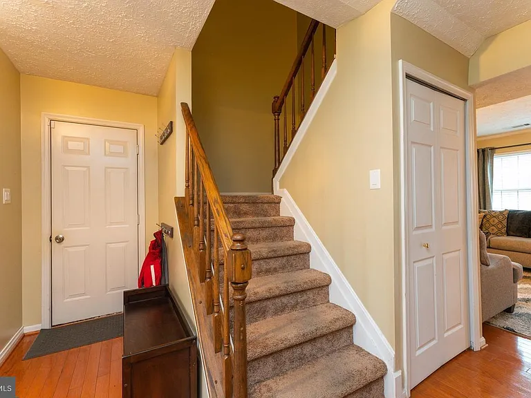 6006 Bobcat Ct — Photo 2