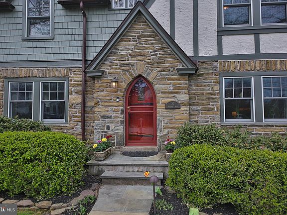 3rd image of 20 Hillside Rd