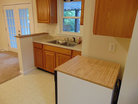 4th image of 3032 Kingston Ave