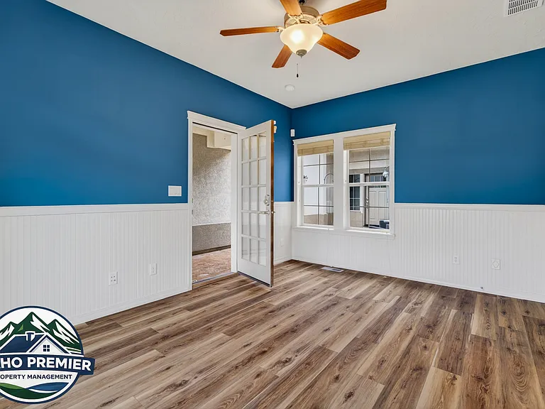12815 N 11th Ave — Photo 50