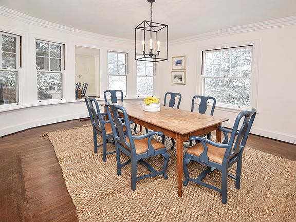 4th image of 3070 Observatory Ave