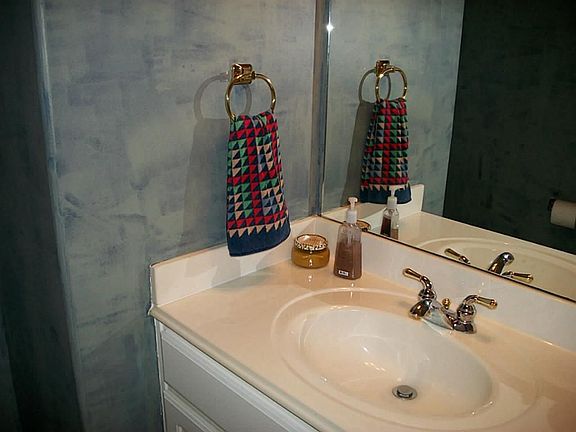 5th image of 4010 Perry Knoll Ct