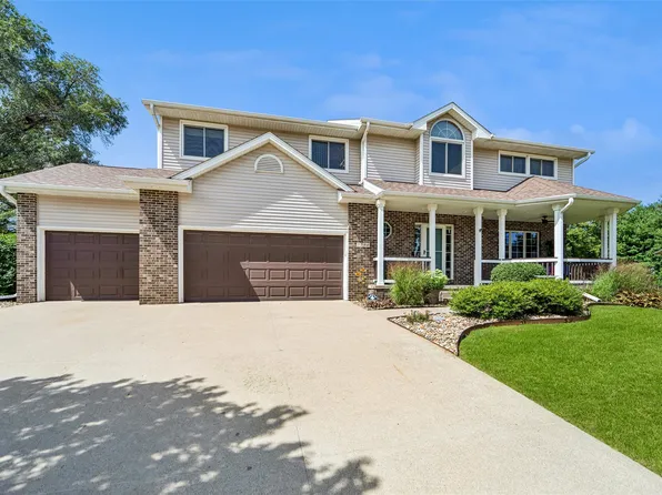 7798 Caldwell Cir, Johnston, IA 50131