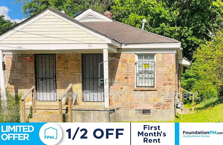 2320 E Warren St — Photo 1