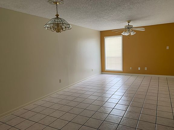 5th image of 132 Willow Branch Dr Unit A