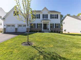 5 Grace Ct, Mount Laurel, NJ 08054