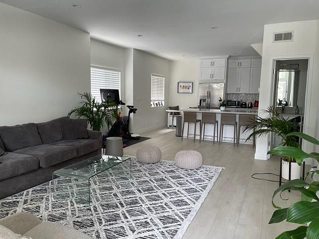 1st image of 1218 9th St APT 4