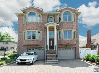 424 Lawton Ave, Cliffside Park, NJ 07010