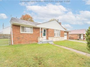 1220 12th St, Nitro, WV