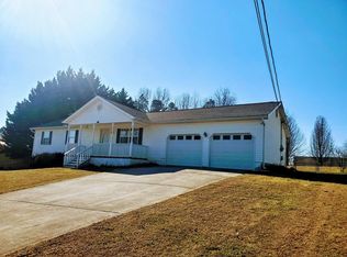 93 Rodeo Dr, Rock Spring, GA 30739