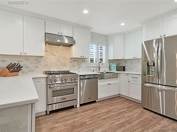 4th image of 721 Lagoon Dr