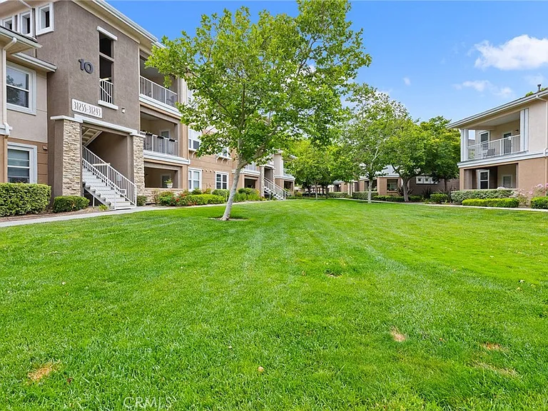 31239 Taylor Ln — Photo 2