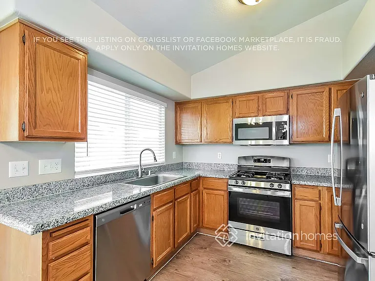 8904 Chenin Ave — Photo 6