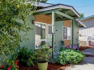 205 1st Ave NW APT 2, Issaquah, WA 98027