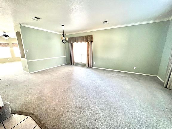 4th image of 2734 Montebello
