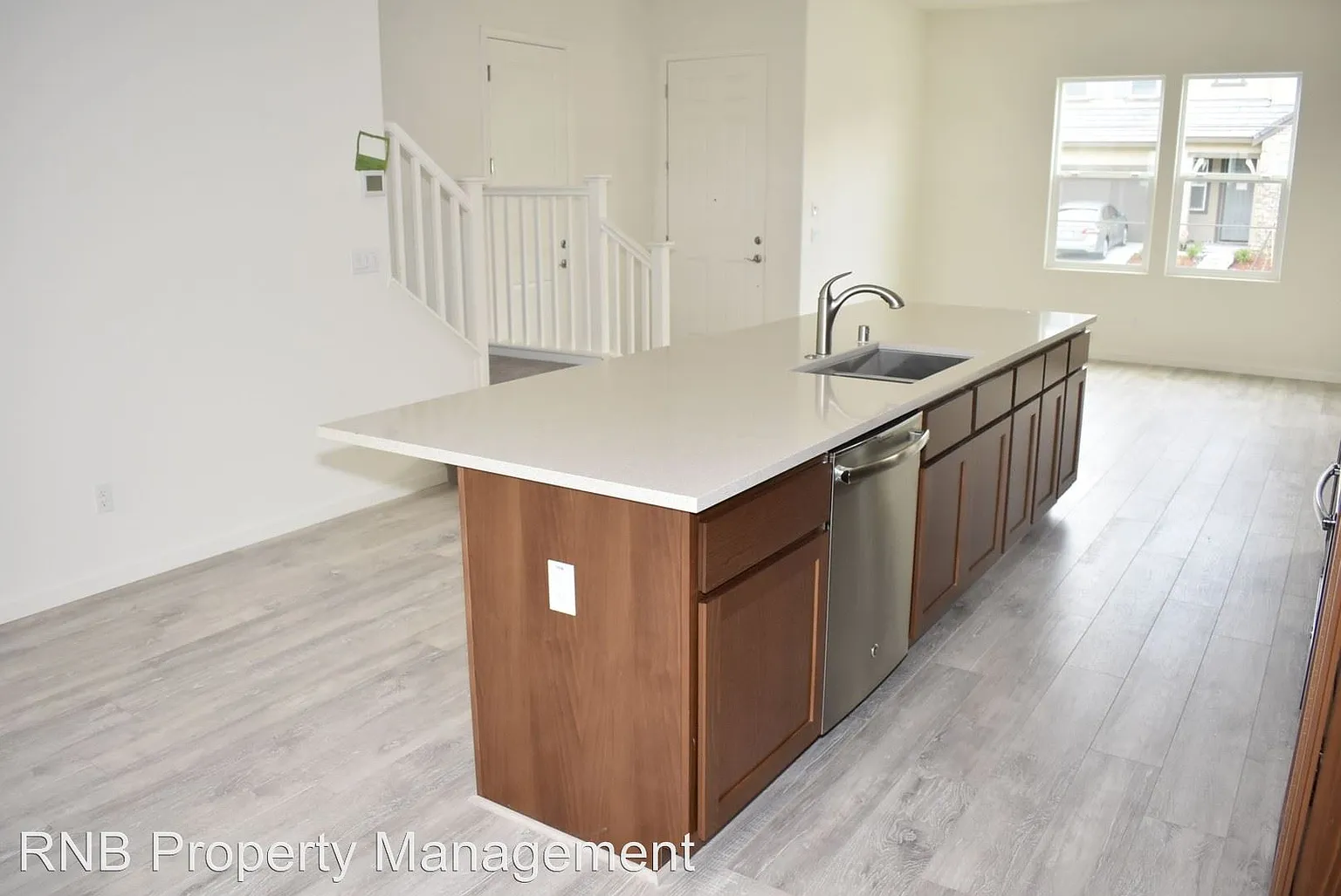 4136 Dardanelles St photo 1