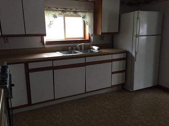 4th image of 429 Crawford Ave