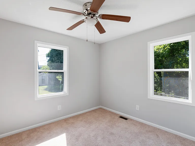 102 Burdock Cir — Photo 6