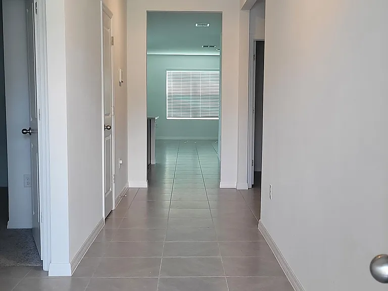 2919 Gardiner Ln — Photo 3
