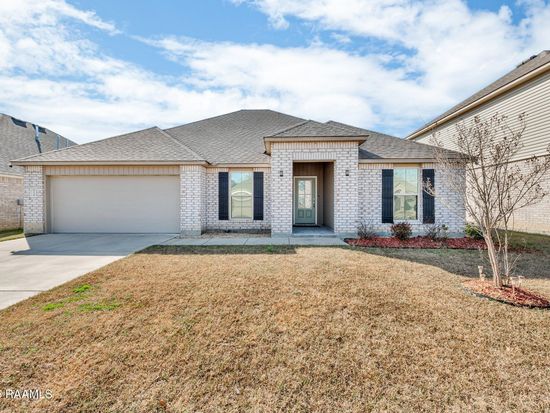214 S Lakepointe Dr, Lafayette, LA 70506