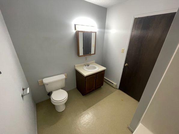 101 W Oak St #4, Westville, IL 61883