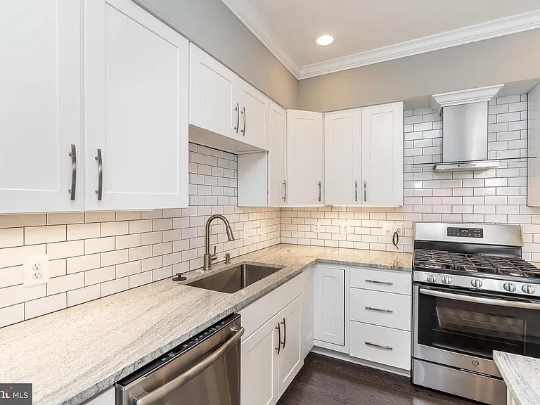 3729 Foster Ave — Photo 5