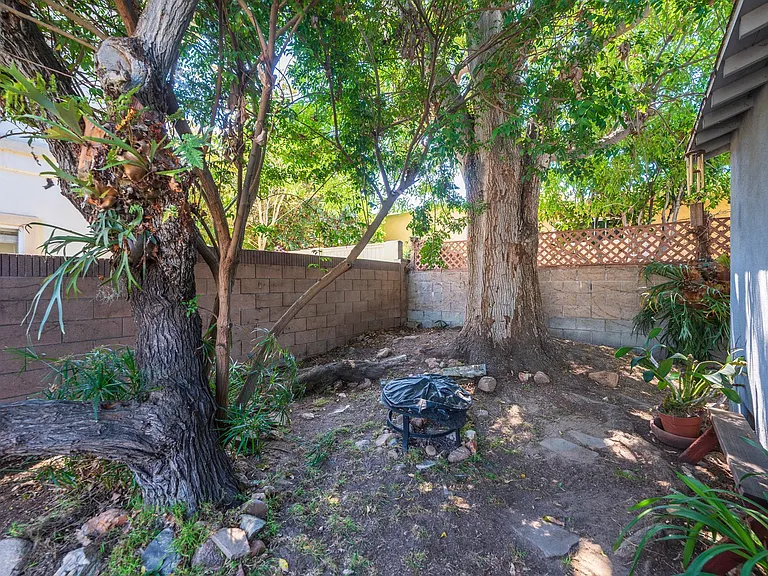 1710 Marshallfield Ln #A — Photo 20