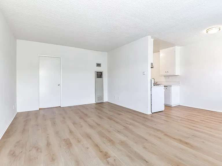 657 Milford St #10 — Photo 3