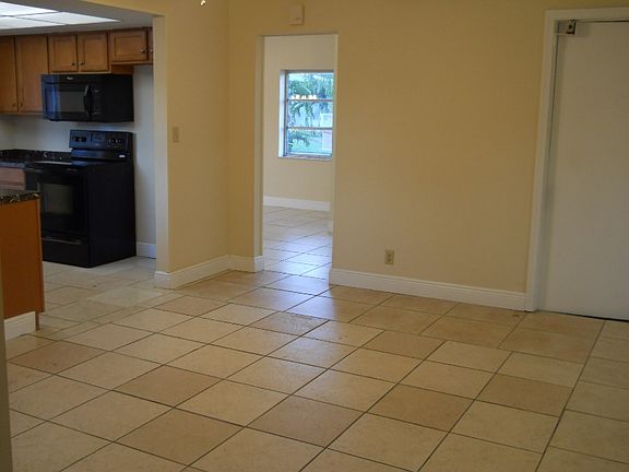 5th image of 8270 SW 8th Ct
